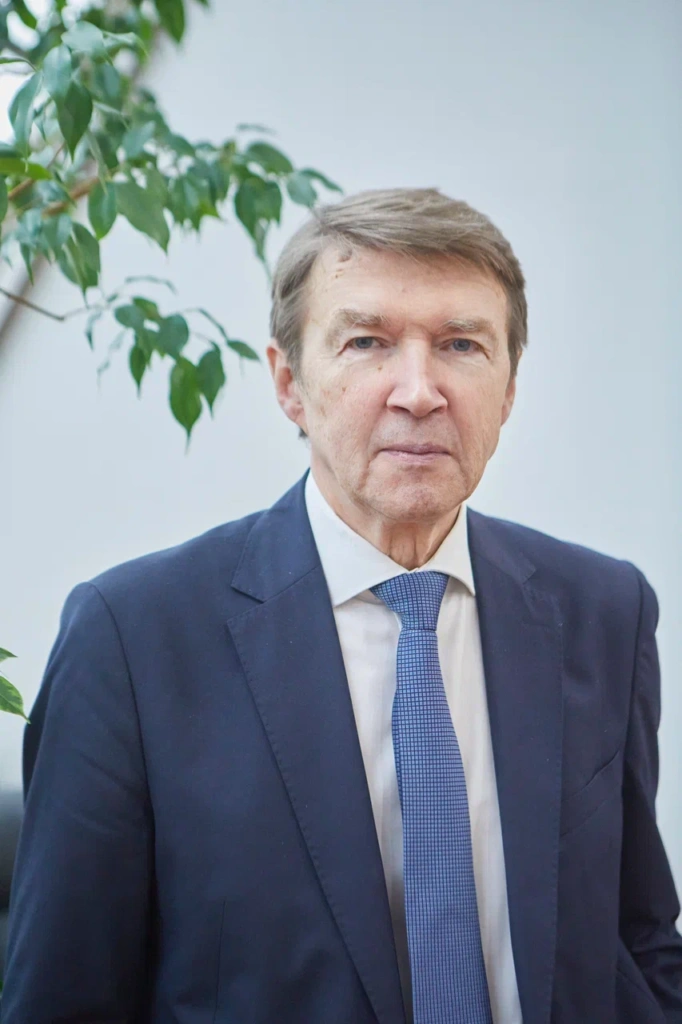 Валентин Макаров